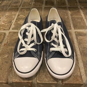 Like New Converse Low Top Sneakers